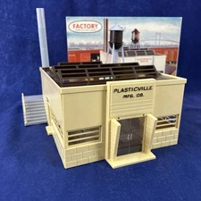 Plasticville by Bachman 1906-198 Factory O Scale with Excellent Box