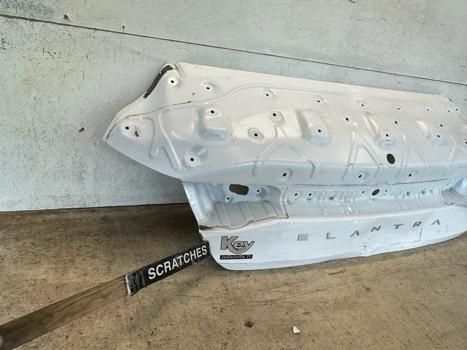 2021 2022 2023 2024 HYUNDAI ELANTRA TAPA MALETERO TRASERO OEM Foto 2 de 4