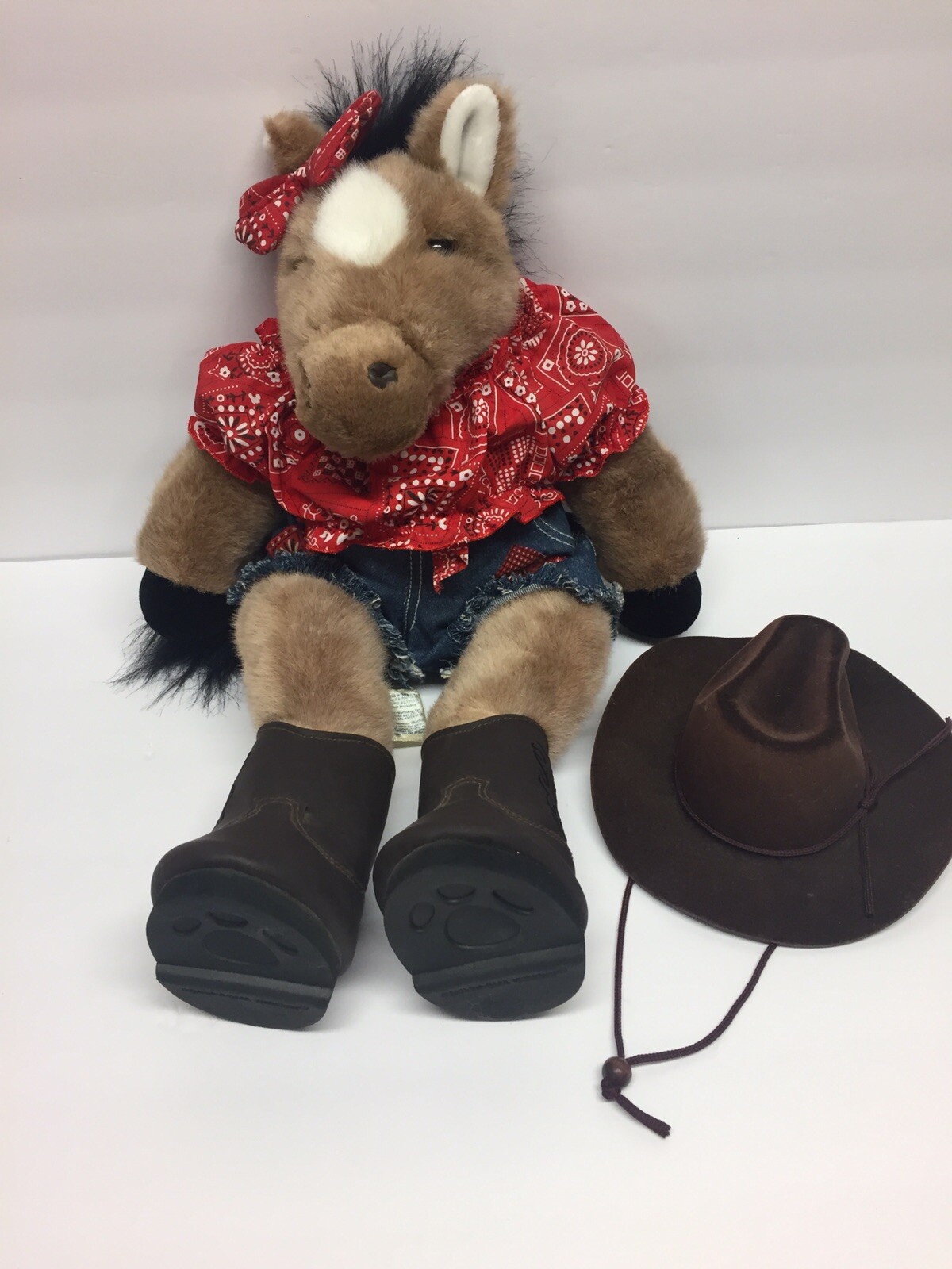 Costruisci un orso 18" pony cowgirl con cappello stivali denim sfilacciato pantaloncini e fazzoletto top