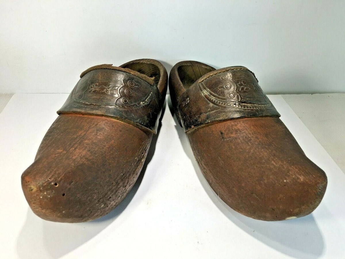 PAIRE DE GALOCHES Anciens Sabots Bois Et Cuir Neuves EUR 34,98 - FR