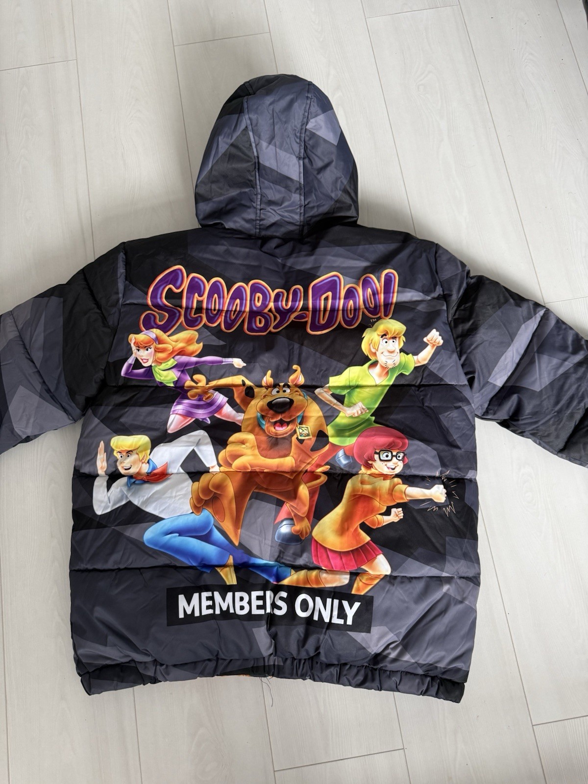 Members Only Scooby Doo Graphic Puffer Jacket Size L 2022 Collaboration Rare