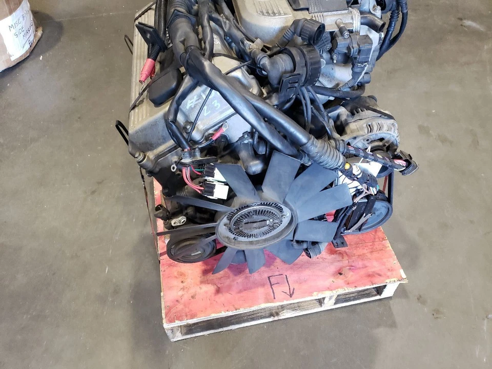Motor M44B19 1,9 L - BMW Z3 1998 automático - se adapta a 96-99 OEM 152000 km, 94000 millas Foto 2 de 4