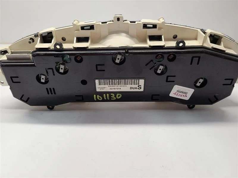 2004-2005 Chevrolet Malibu MPH Instrument Cluster Speedometer 22707514 OEM - Image 2 of 4
