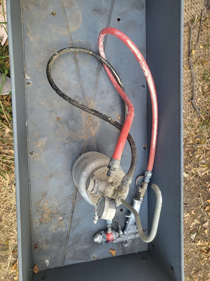 Binks Model 80 80-228  Paint Sprayer Pot Pressure Tank w/Pressure Gauge HOSE  - Image 2 of 4