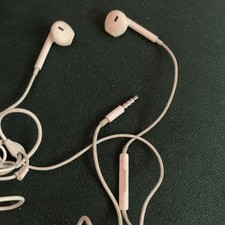 Apple EarPods White Wired In-Ear Earbuds 3.5mm On-Cable Mic Volume 1.2m