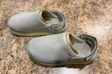 UGG GOLDENSTAR CLOG WOMENS SUEDE SEAL US 9 /UK 7 /EU 40 /JP 26 NIB