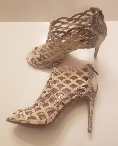 Vince Camuto Scalloped Retro Python Snakeskin Print Heels 12M New - Picture 3 of 8