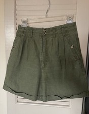 Green vintage high waisted shorts great Condition 