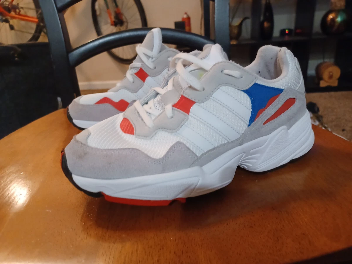 Adidas cheap torsion yung