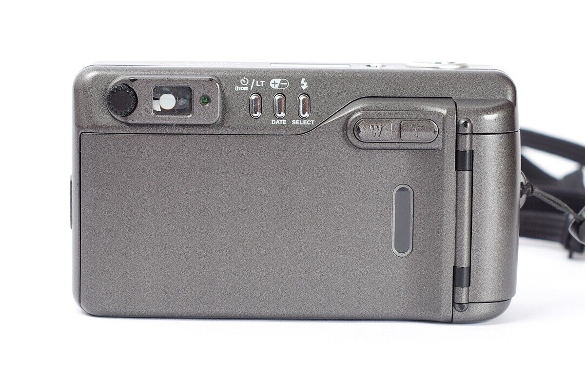 Yashica T Zoom Kyocera 35mm Camera with Vario Tessar T 4.5-8 Yashica T Zoom Kyocera 35mm Camera with Vario Tessar T 4.5-8