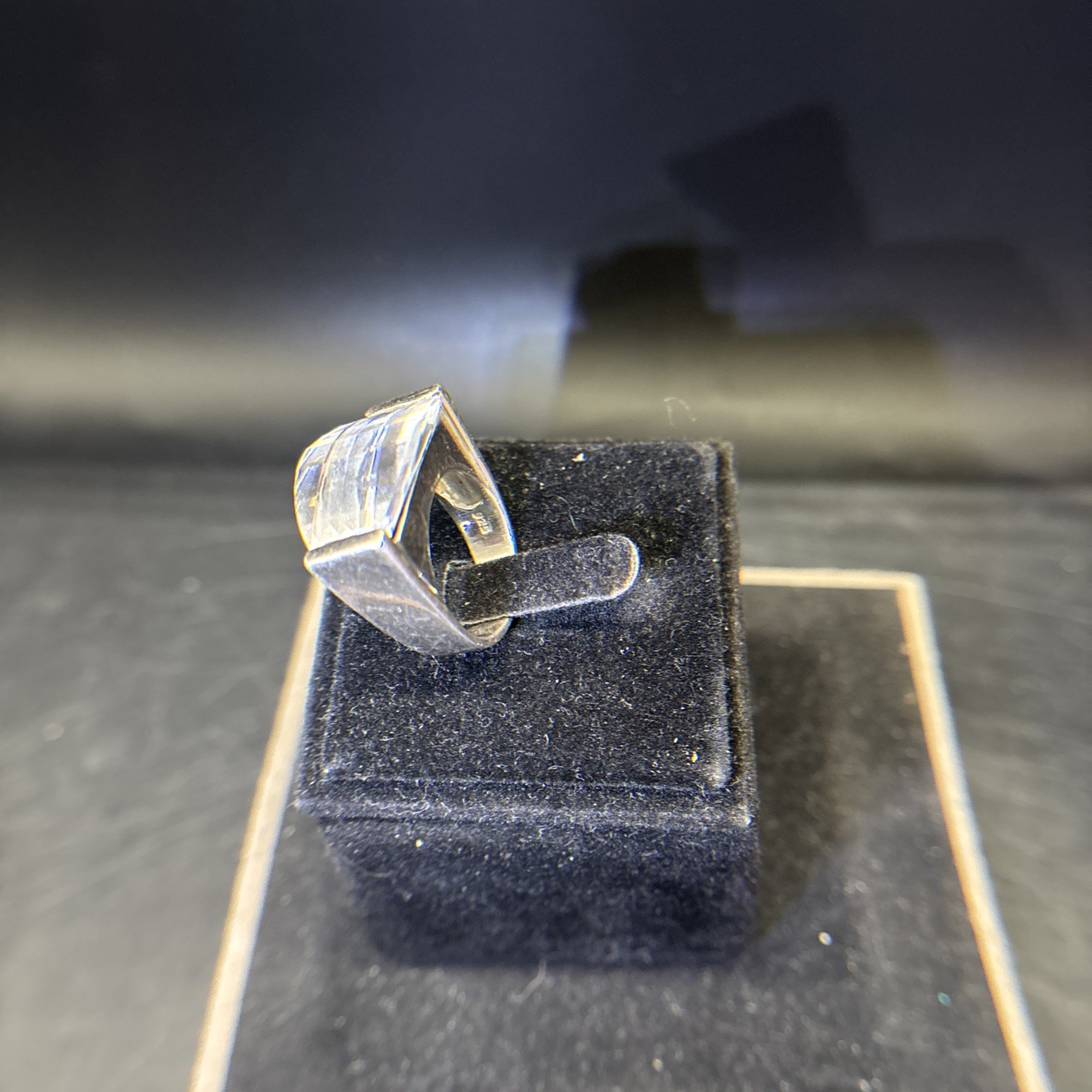 Solid silver ring with large rectangular clear st… - image 4