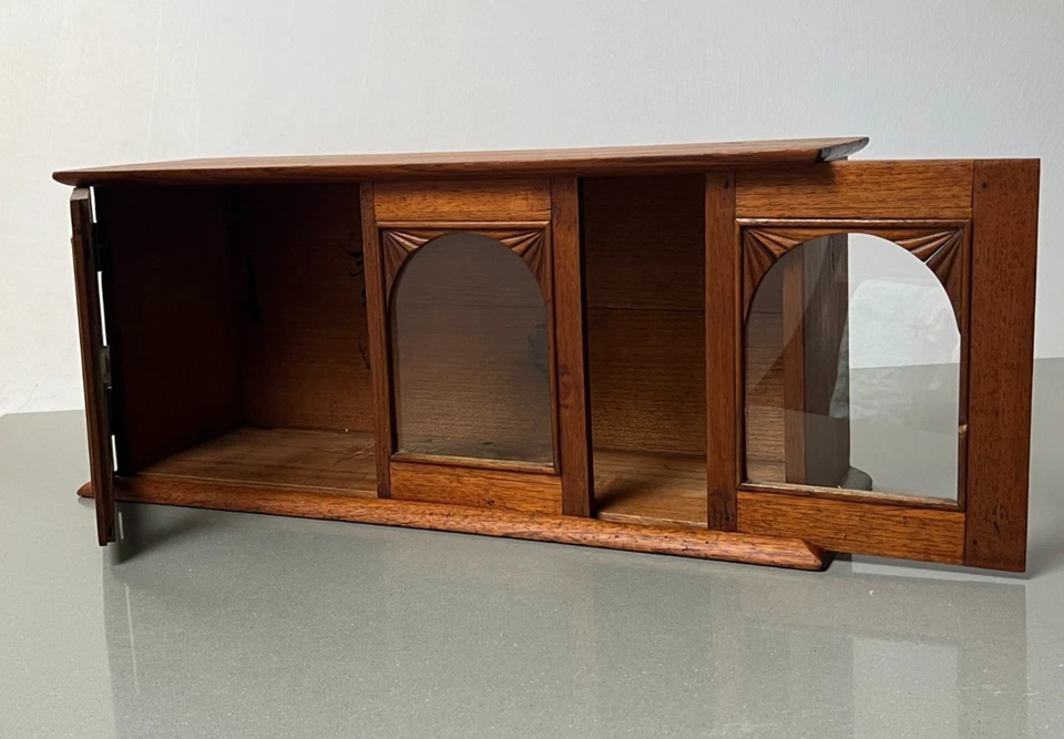 ANTIQUE ARTS & CRAFTS DISPLAY CABINET AESTHETIC SUNBURST MOTIFS LATE 19th c. - Image 4 of 4