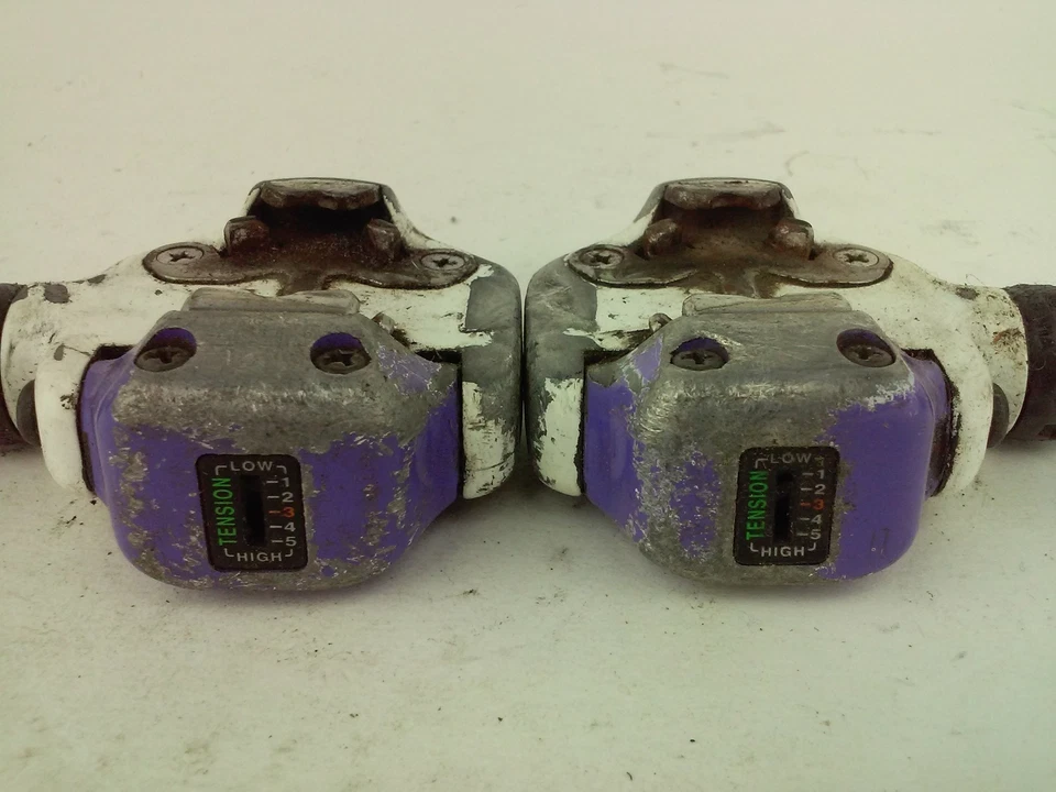 Shimano PD A525 SPD Clipless Road Pedals Purple and White - Image 2 of 4