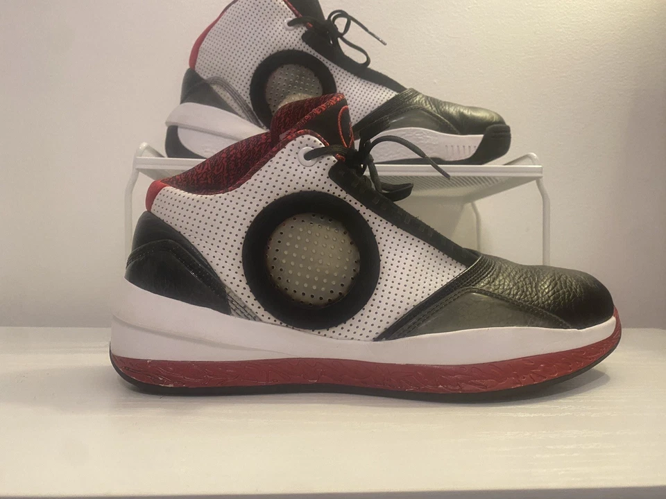 Air Jordan 2010 9,5 Dwayne Wade negro/blanco/rojo EXCELENTE ESTADO ligeramente usado Foto 3 de 4