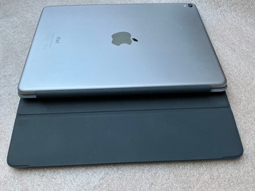 Apple iPad Pro (9.7-inch) A1673 128 GB, Wi-Fi, 9.7 in +Keyboard Space Gray - Picture 16 of 19