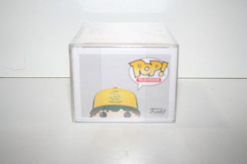 Funko POP! Dustin Television Stranger Things Vinyl #804 Special Edition Sticker - Picture 5 of 6