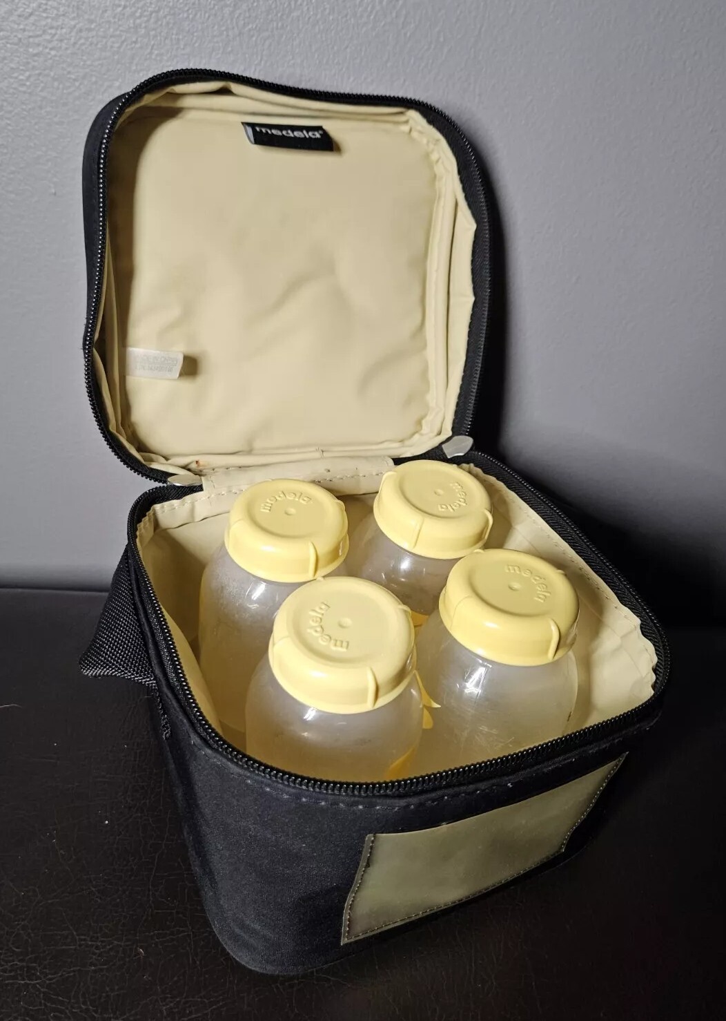 Medela Pump Bag, cooler, 5oz bottles with lids, pipe cleaner