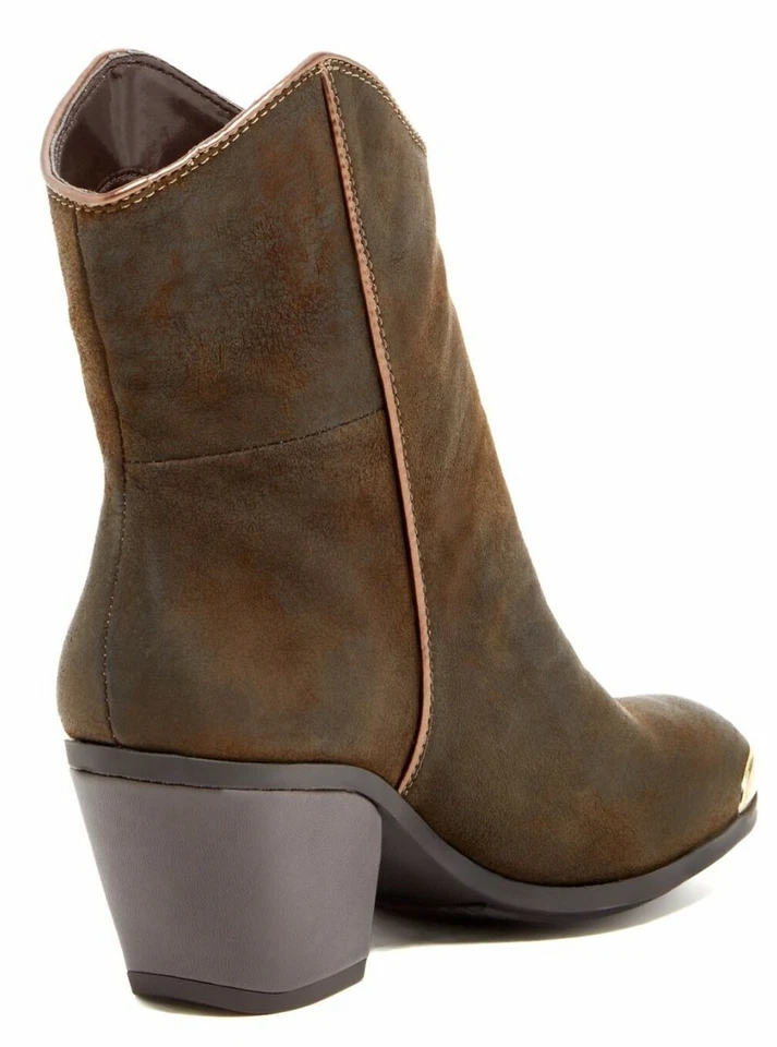 Botín occidental Fergie Chambers para mujer punta de metal gamuza botín oliva talla 8,5 Foto 2 de 3