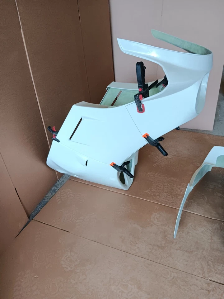 Suzuki GSXR 1100 GSX-R1100 1986/87 Fairings Panel Set Fiberglass New - Image 4 of 4