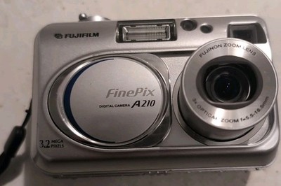 Fujifilm FinePix a Series A210 3.2MP Digital Camera, Silver