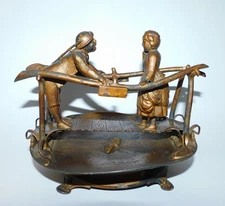 MAN & WOMAN ON BRIDGE MIDDLETOWN PLATE CO. QUADRUPLE PLATE 225 HARD WHITE METAL