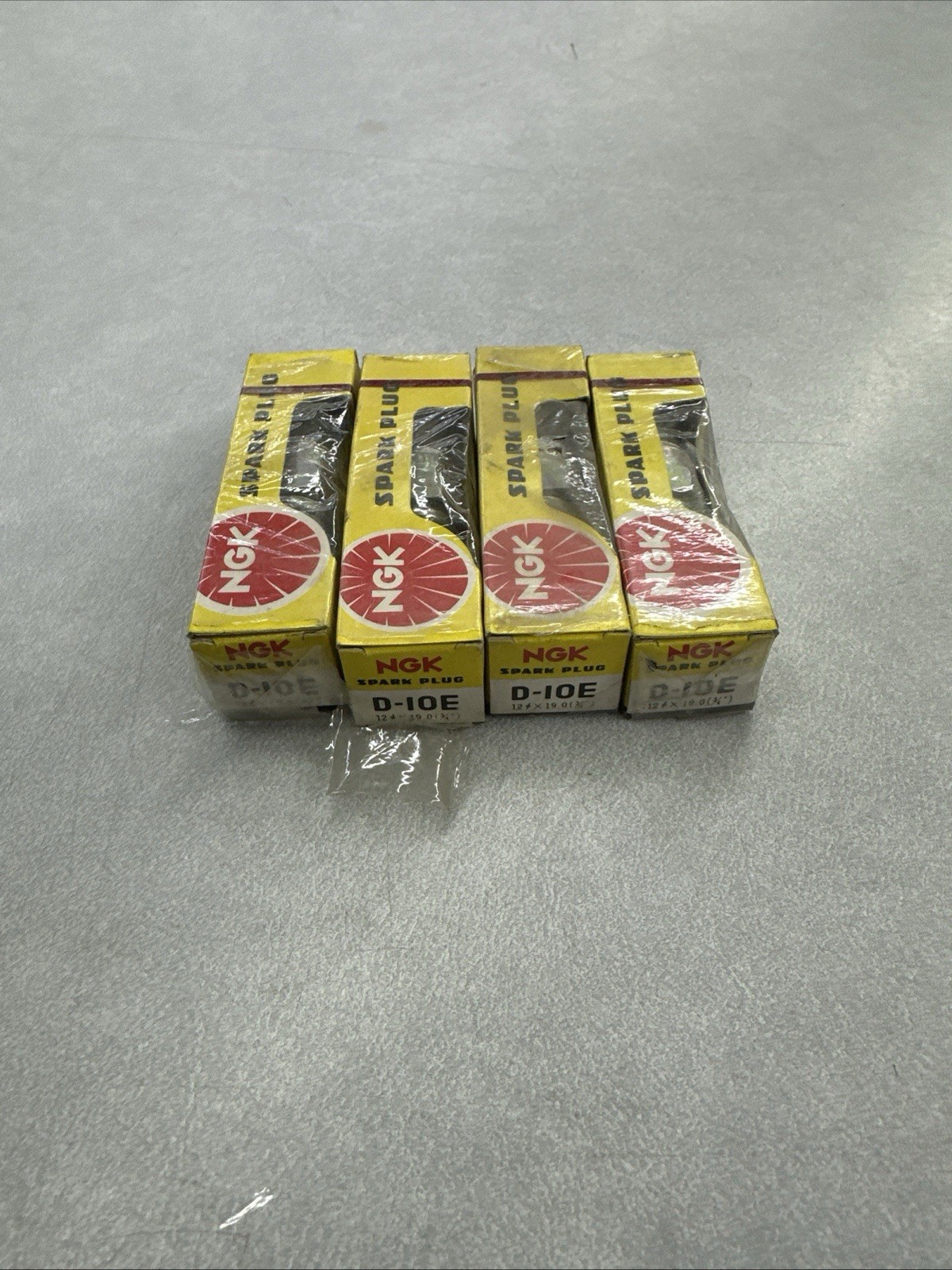 NOS NGK D-10E SPARK PLUGS 4PACK