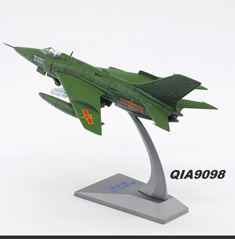 New 1/72 Scale Chinese PLA Q-5 Ground-attack Aircraft Green Diecast Metal Model - Image 2 of 4