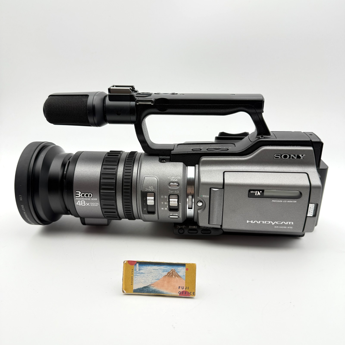 SONY DCR-VX2100 ビデオカメラ 3CCD ハンディカム Sony Handycam DCR-VX2100 3CCD Pro Mini DV Video Camera Set Mint