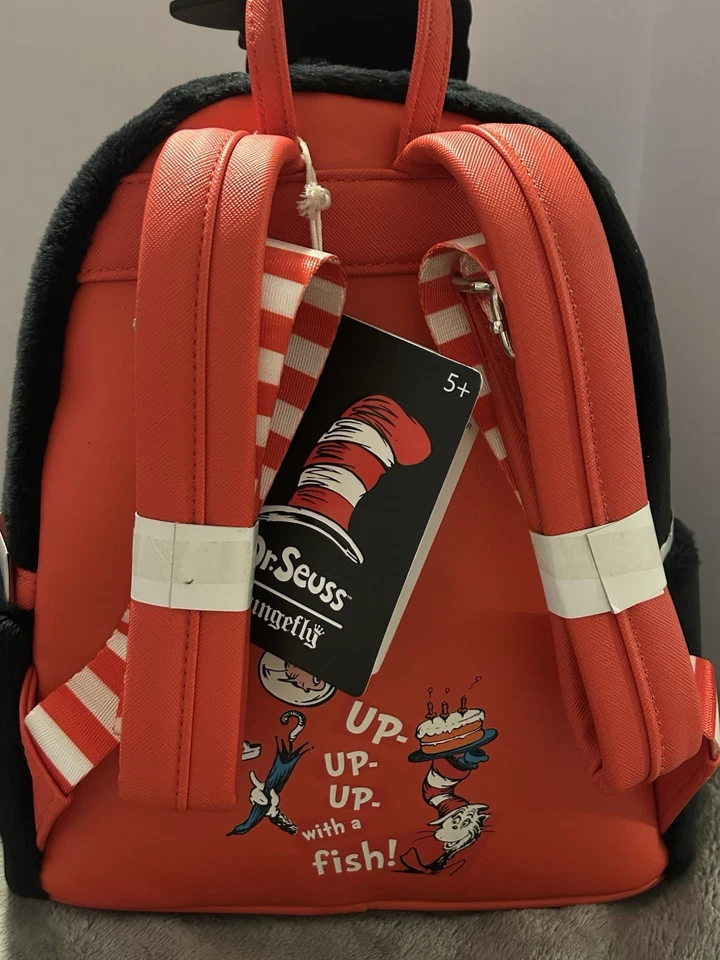 Mini Mochila Loungefly Cat in the Hat Universal Studios Dr Seuss Exclusiva Nueva con Etiquetas Foto 2 de 4