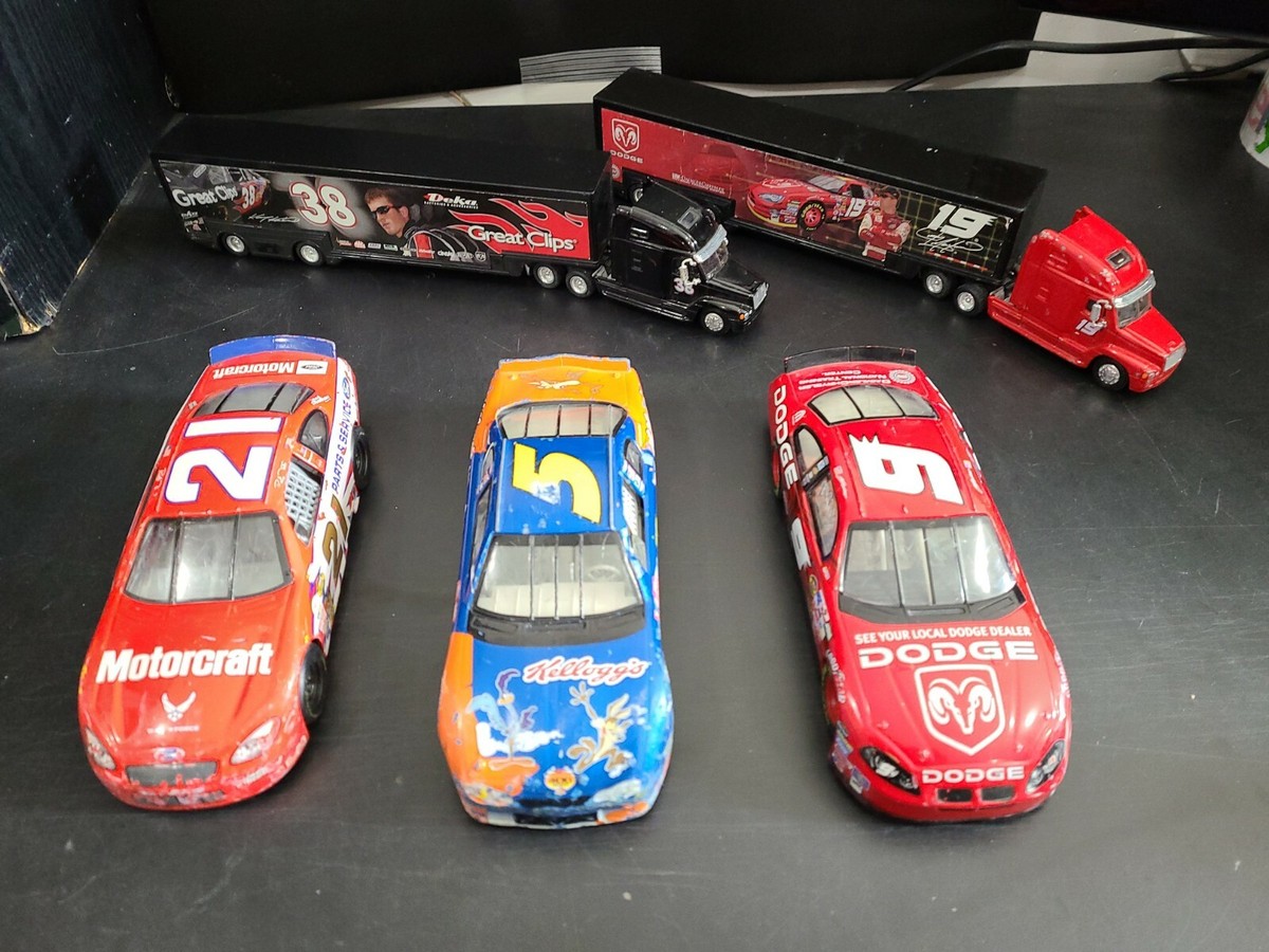 4台まとめて　ナスカー NASCAR hotwheels 1/24 1/64 4台まとめて ナスカー NASCAR hotwheels 1/24 1/64 NASCAR 1/64