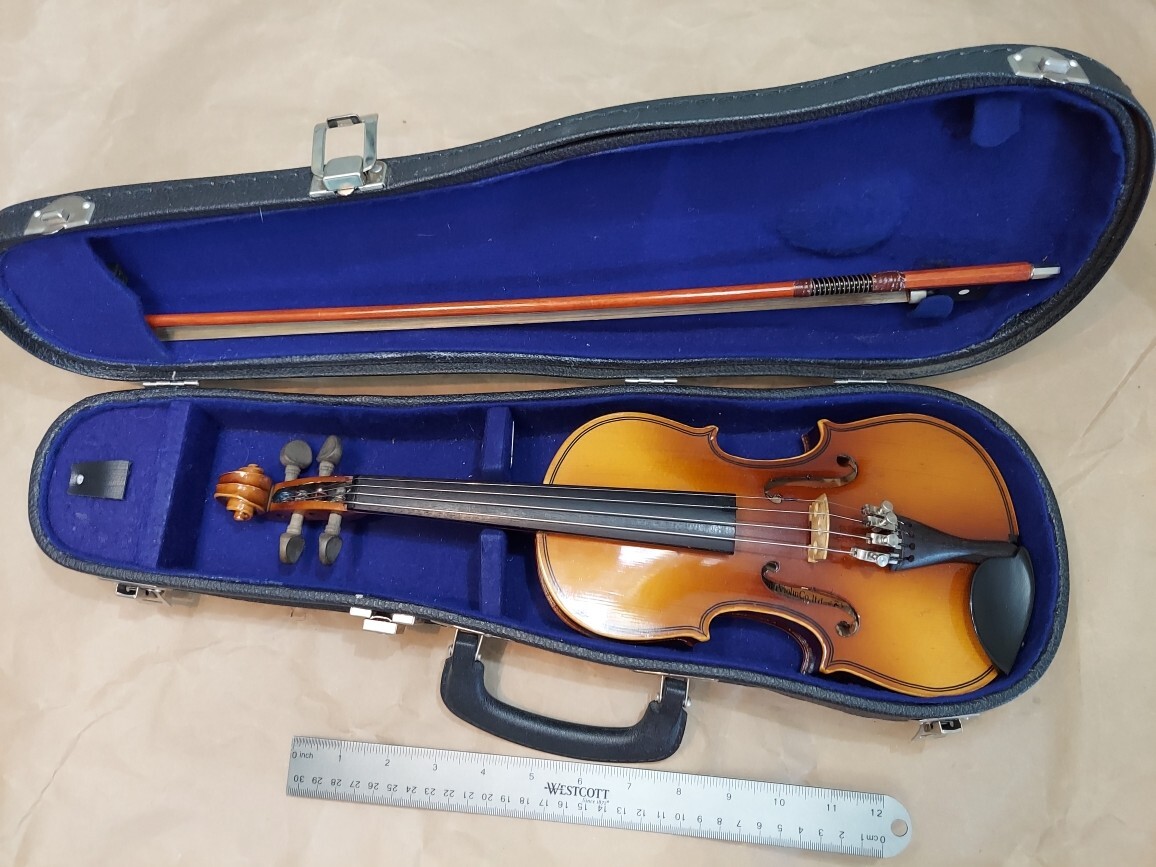 Kiso Suzuki Size 1/8 Anno 1971 Violin, Japan, Very Good Kiso Suzuki Size 1/8 Anno 1971 Violin, Japan, Very Good