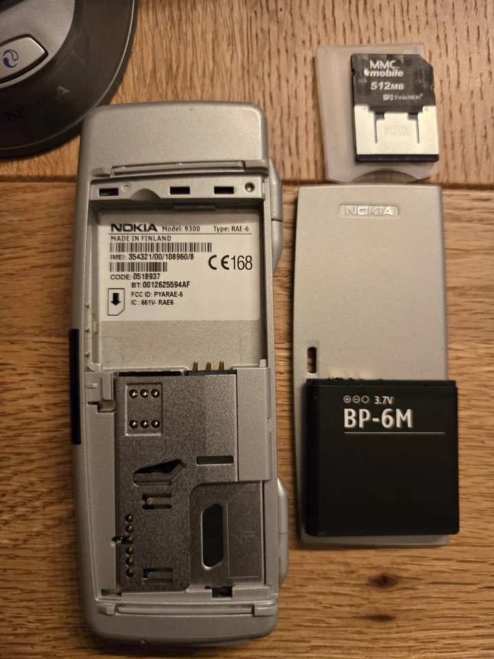 NOKIA 9300 COMUNICATOR  - Immagine 2 di 4