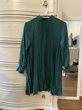 Beautiful Pleated Girls Dress In Emerald Green Size 10 Y Fits Like 14-16
