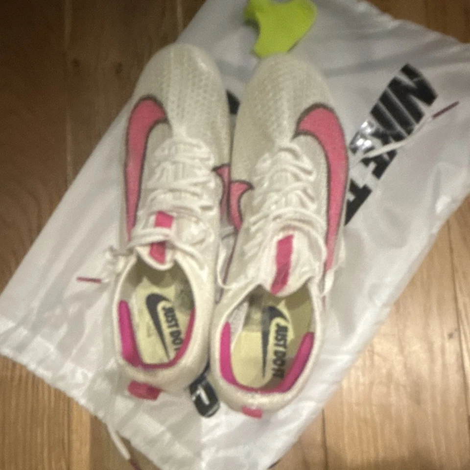 Nike White & Pink Superfly Elite - Image 2 of 3