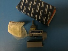 Honeywell Micro Switch BZE6-2RN8 Snap Limit Switch 15A NEW