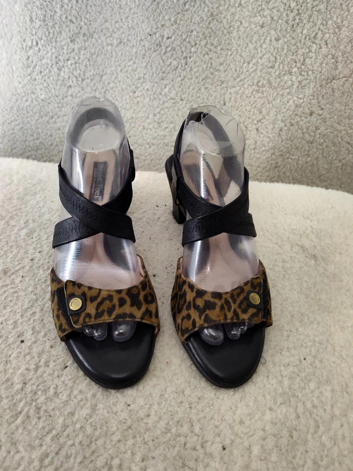 Sapatos confortáveis BeautiFeel femininos salto 8,5 marrom estampa animal biqueira aberta - Imagem 2 de 4