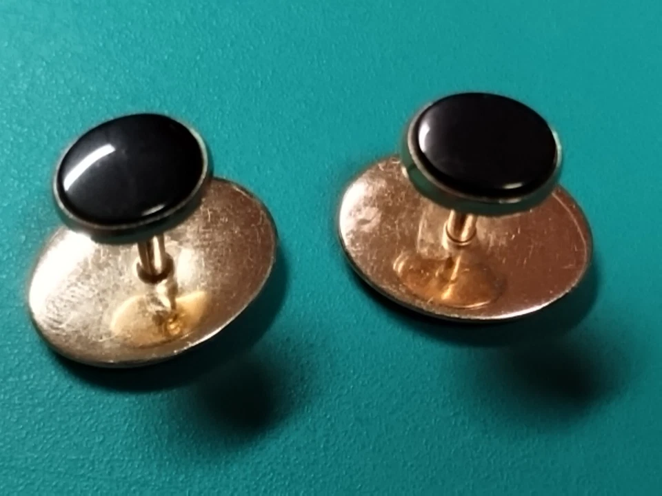 Gemelos de oro amarillo de 14 quilates Dolan Bullock "D:B" ovalados de ónix negro joyería para hombre  Foto 2 de 4