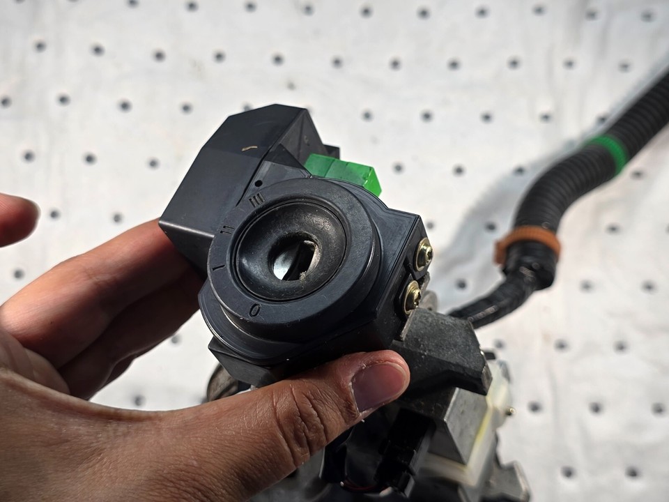 2005 HONDA PILOT IGNITION LOCK W/IMMOBILIZER & NO KEY OEM