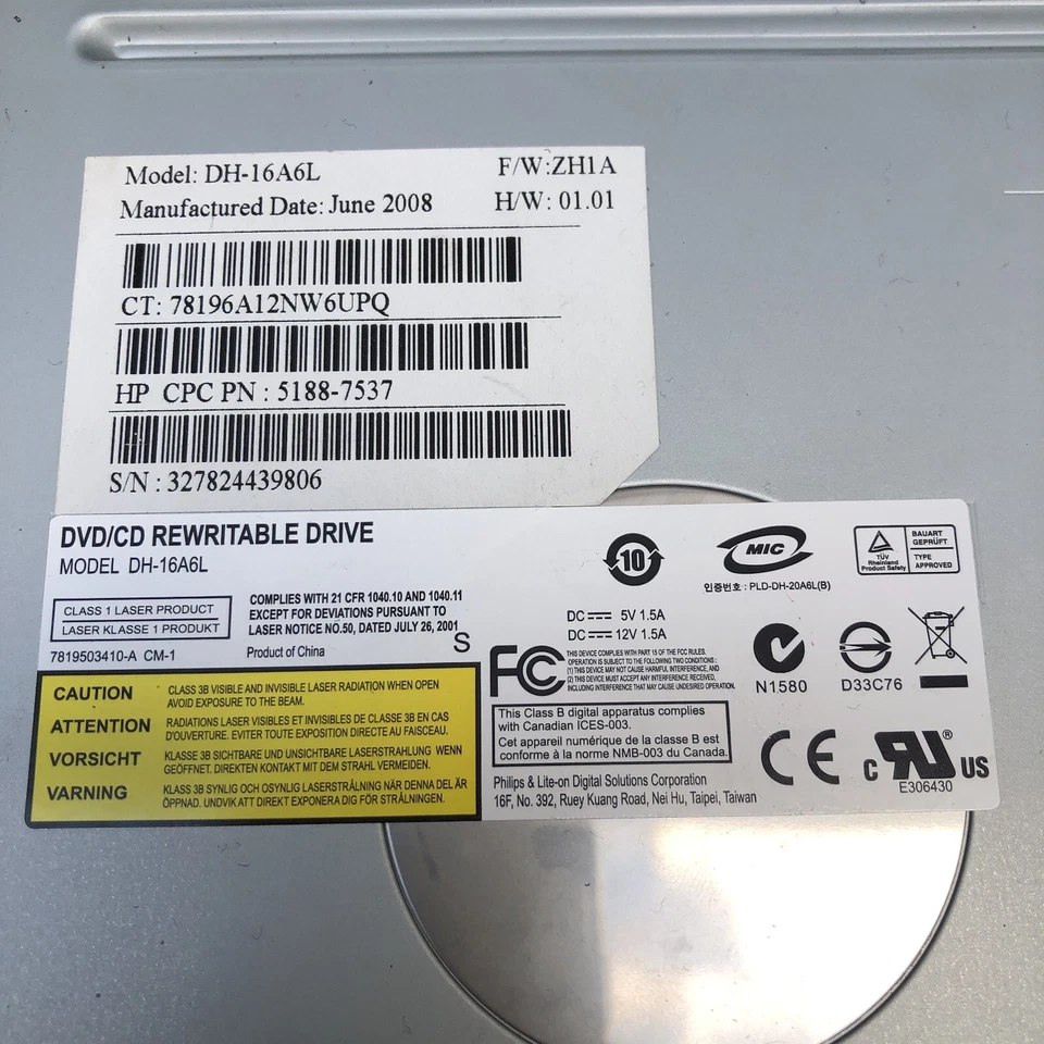Lightscribe DVD/CD Rewritable Drive DH-16A6L - Image 3 of 4
