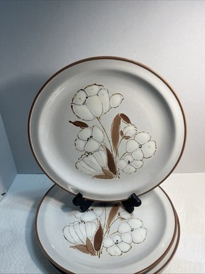 3 INTERNATIONAL CHINA  ANITA STONE PEYTON  SY-6244 10.5'' ROUND PLATES 1753