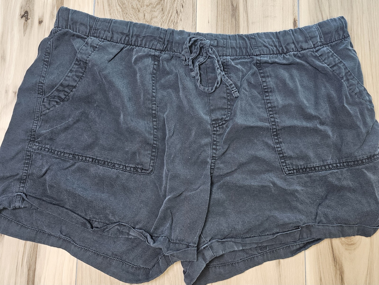 Gap Drawstring Women Shorts Black Size XL~ 100% Lyocell