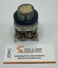 Allen Bradley 800T-J2KC1B Ser. T 3-Position Maintained Selector Switch