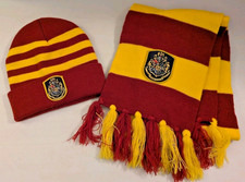 Wizarding World Harry Potter Hogwarts Gryffindor Scarf and Hat Set Fast Shipping