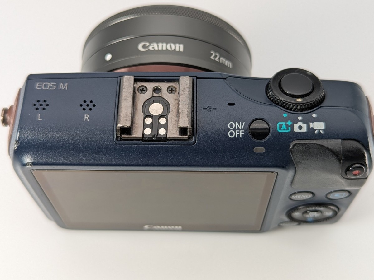 Canon EOS M 18.0MP Digital Camera EF-M 22mm f/2 STM w/ Flash [MINT