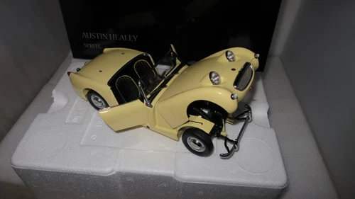 KYOSHO 1/18 AUSTIN HEALEY SPRITE PRIMROSE YELLOW OPENING PARTS #08953PY