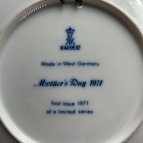 Vintage Kaiser 1971 Blue Mother's Day Plate Horse Mare & Foal West Germany Decor - Picture 4 of 4