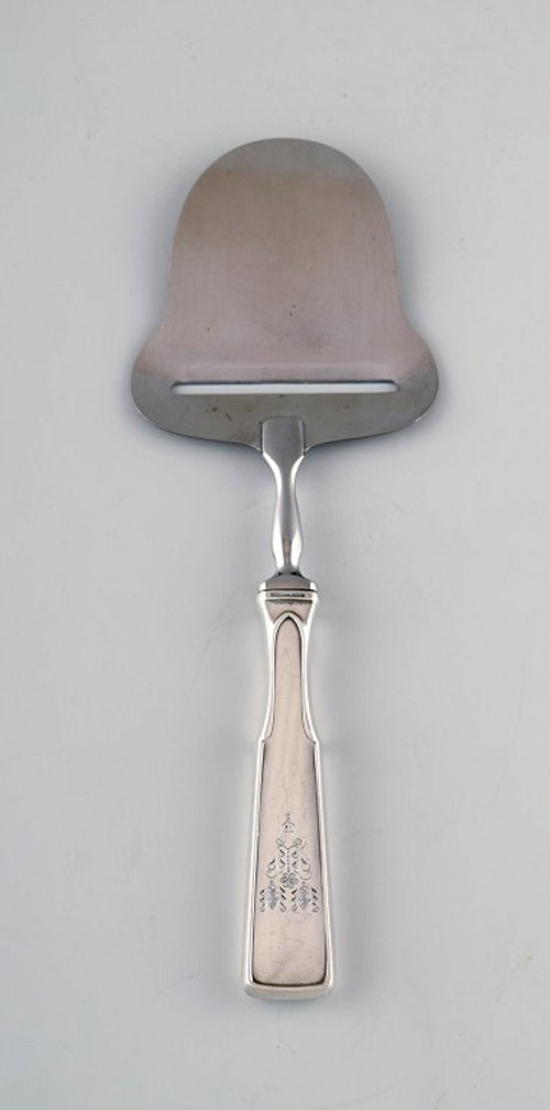 Cubiertos Hans Hansen número 2. Cortadora de queso en toda plata y acero inox...