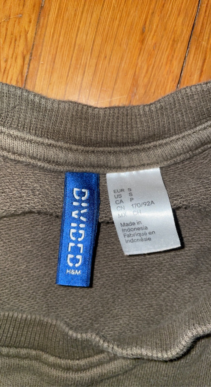 Divided sweater small - image 2