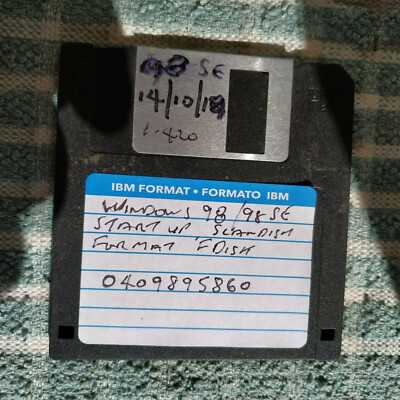 Rare Hard to get Floppy disc For Vintage Windows 98 / 98SE /95/ Me