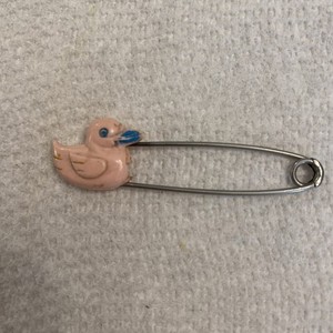 Vintage Diaper Pin -Stainless w Plastic Head. Pink duck Blue Beak  1950s. Japan.